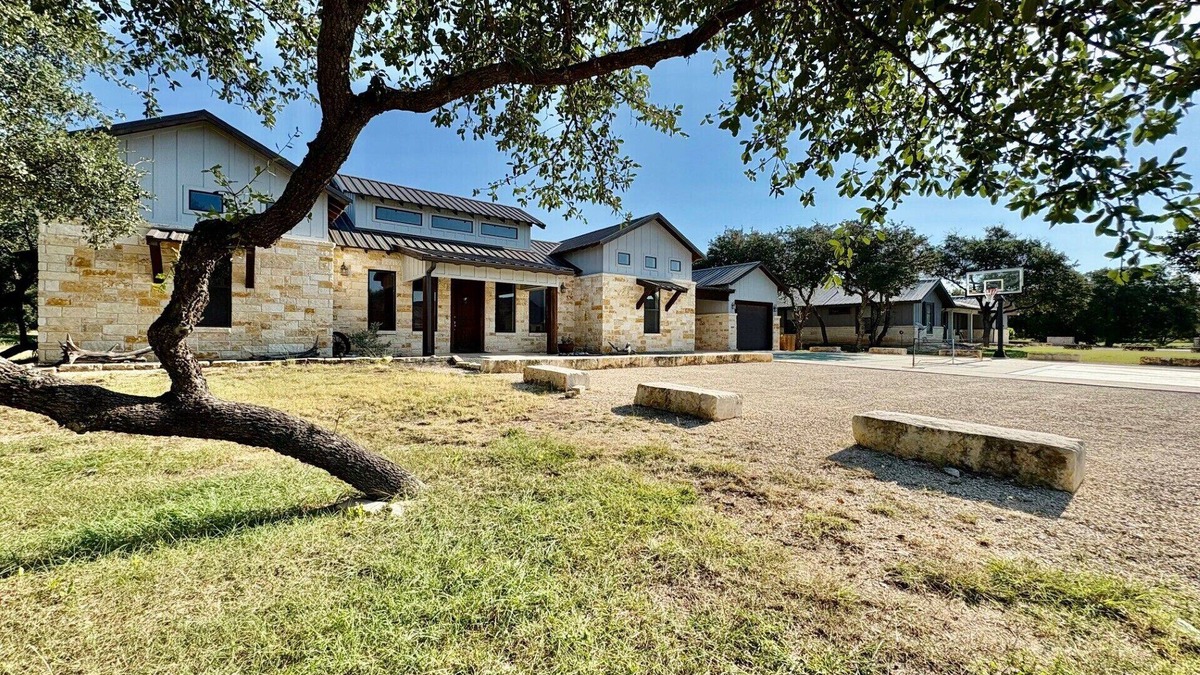 Sabinal House | 5 Bed Room House with Pool, Pickleball, Basketball, Sand Volley Ball on Hole #1
