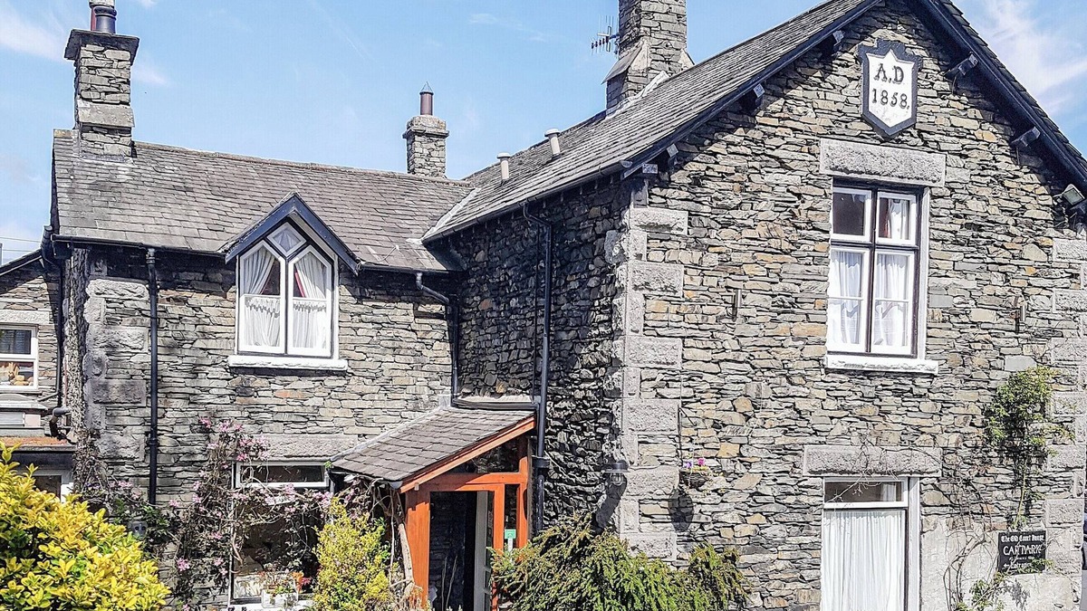 Bowness-on-Windermere Cottage | 5 bedroom accommodation in Bowness-on-Windermere