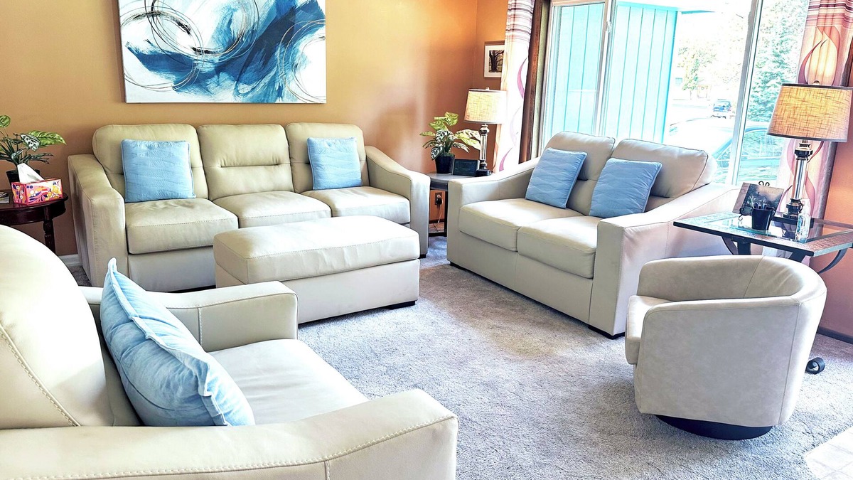 North Spokane House | 5-BEDROOM 3,000 sq.ft. BEAUTIFUL HOME, SPA, THEATER, GYM, NEAR UNIVERSITY