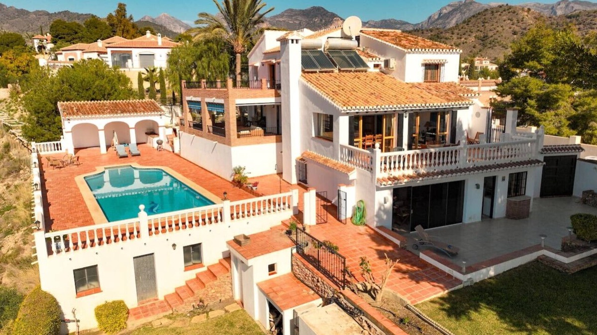 Frigiliana House | 5 Bedroom 3 en-suite 17m pool & sea mountain views