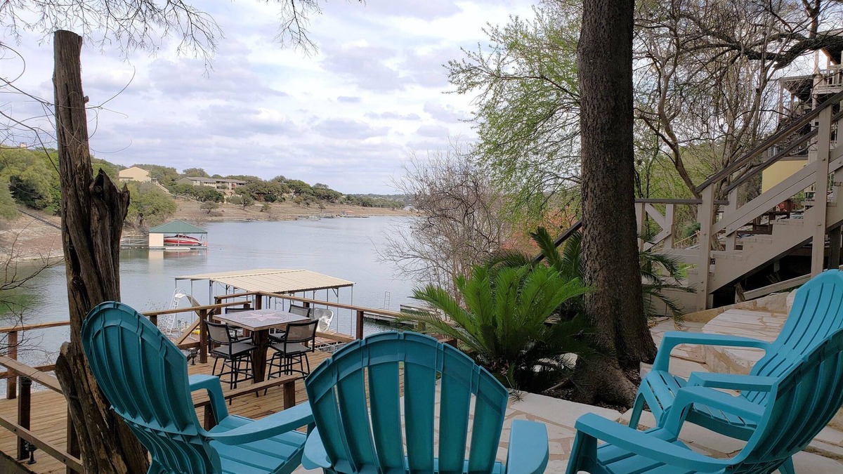 Point Venture House | 5 bedroom/4 bath TH, with private boat dock on Lake Travis in Point Venture