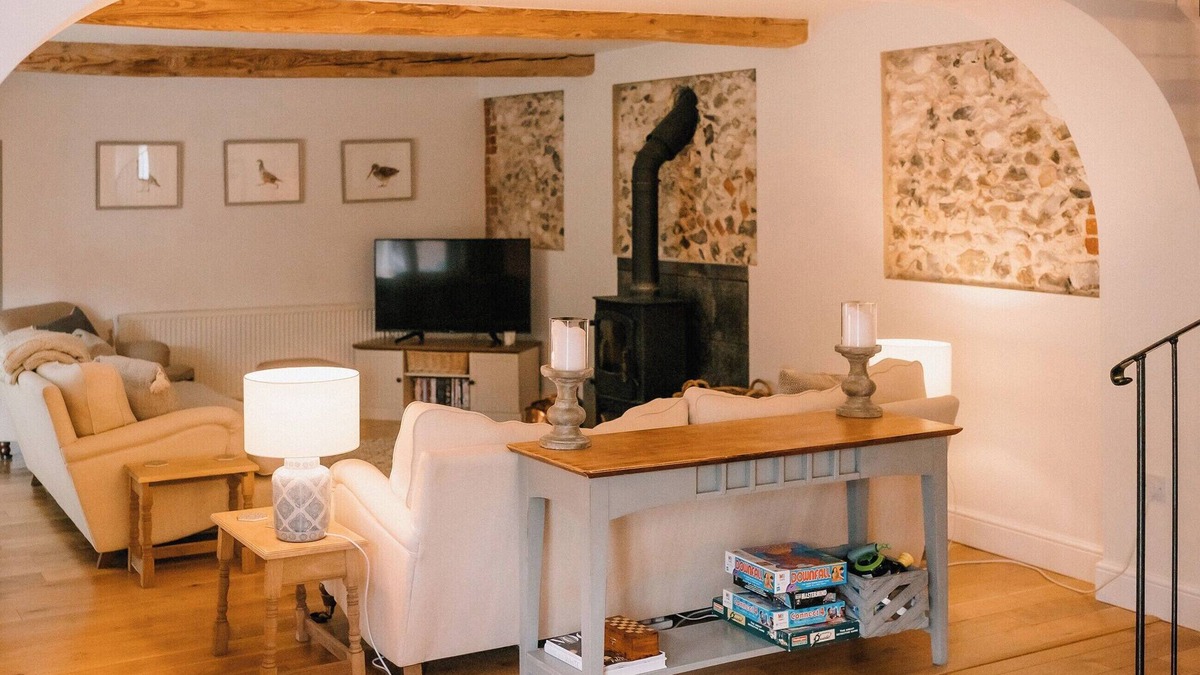 Little Fransham Cottage | 5 bedroom accommodation in Little Fransham