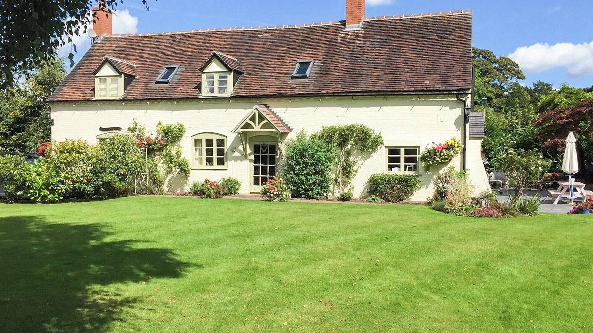 Hinstock Cottage | 5 bedroom accommodation in Hinstock, near Market Drayton