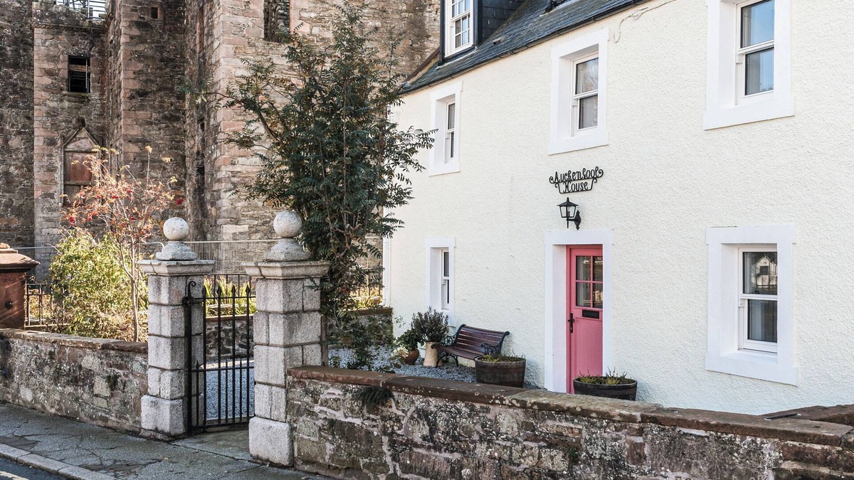 Kirkcudbright Cottage | 5 bedroom accommodation in Kirkcudbright