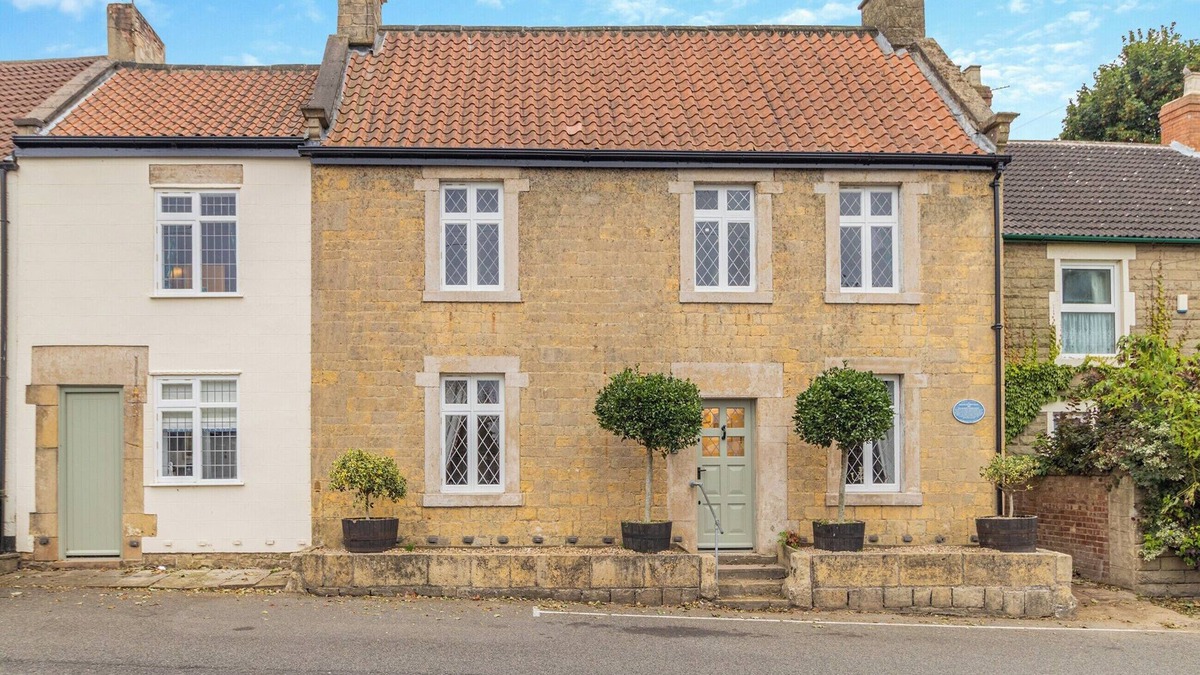 Ault Hucknall Cottage | 5 bedroom accommodation in Chesterfield
