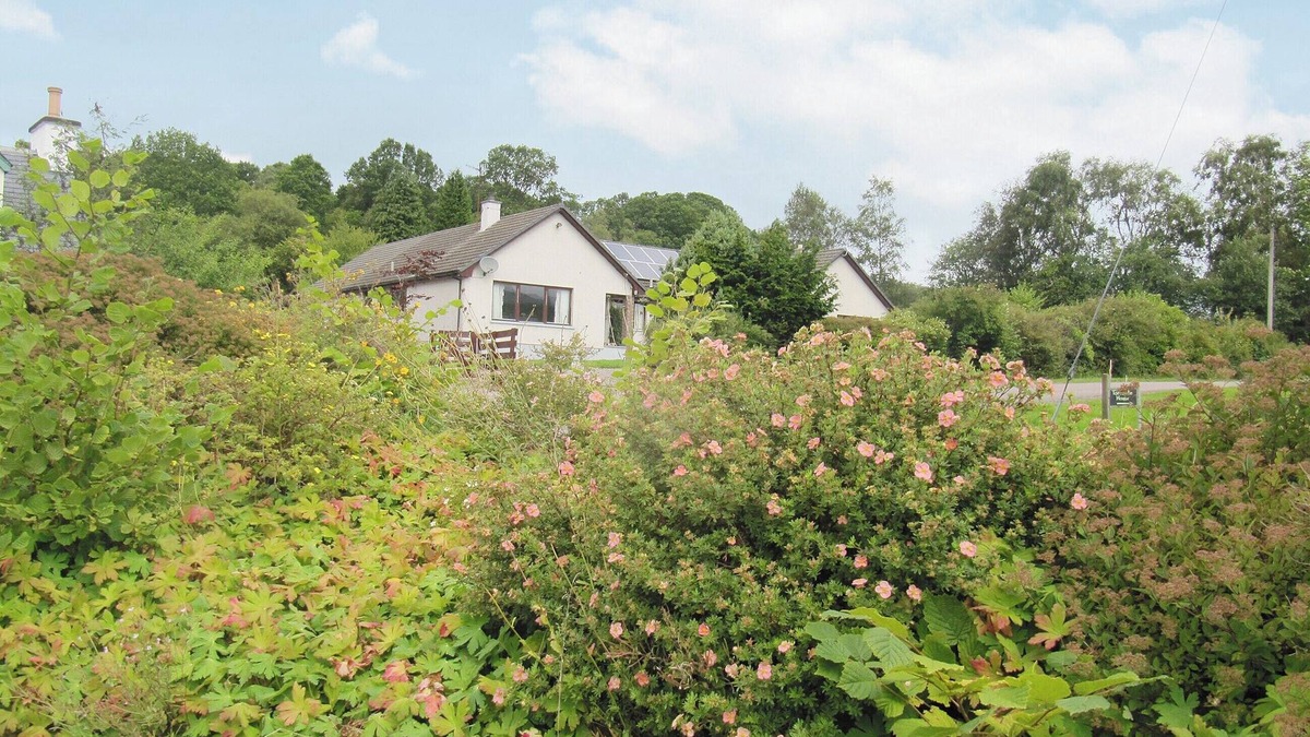 Torcastle Cottage | 5 bedroom accommodation in Banavie, near Fort William