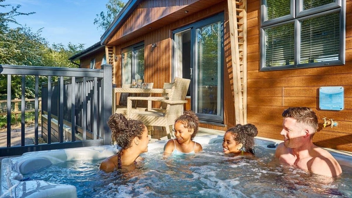 Pentney Ski Chalet | 5 bedroom accommodation in Pentney, King&rsquo;s Lynn