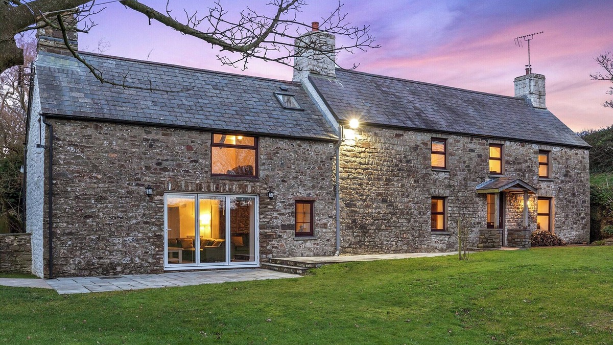Penbryn Cottage | 5 bedroom accommodation in Llangrannog