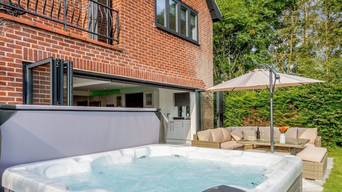 Old Somerby Cottage | 5 bedroom accommodation in Ingoldsby, near Grantham