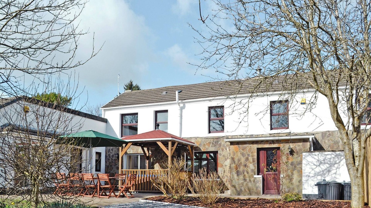 Burry Port Cottage | 5 bedroom accommodation in Burry Port, near Llanelli