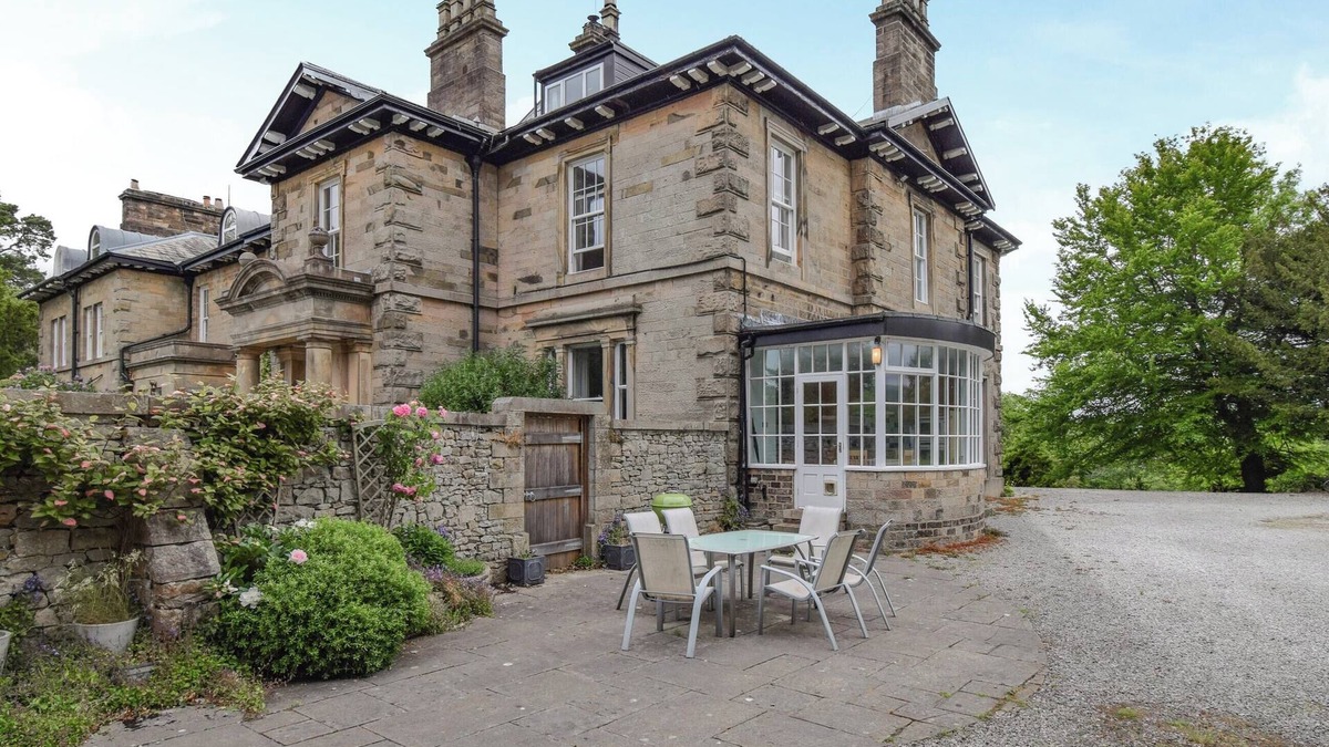 Caton Cottage | 5 bedroom accommodation in Lancaster