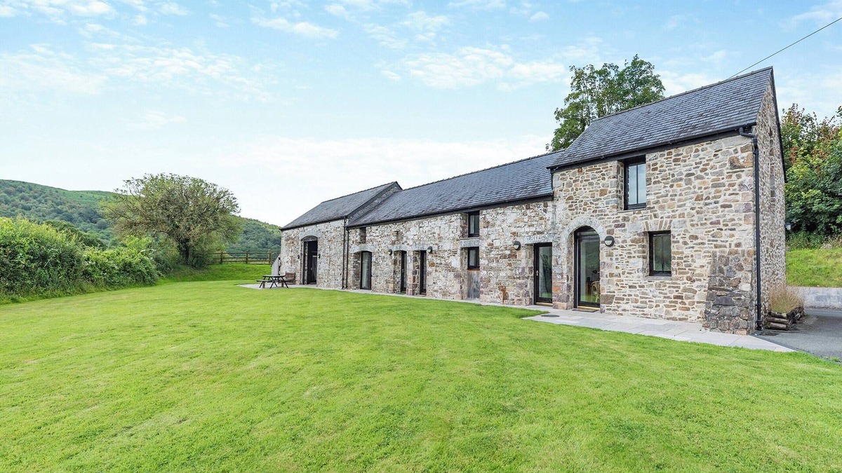 Llandeilo Cottage | 5 bedroom accommodation in Bethlehem