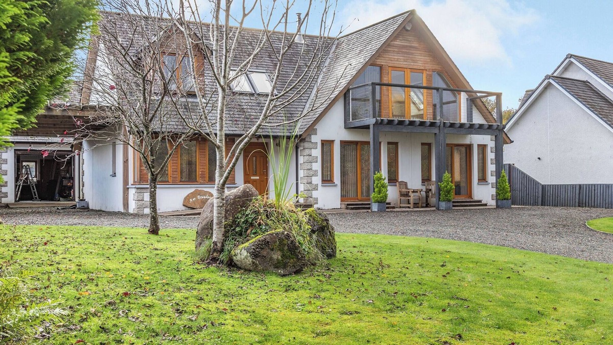 Stronmilchan Cottage | 5 bedroom accommodation in Dalmally, near Taynuilt