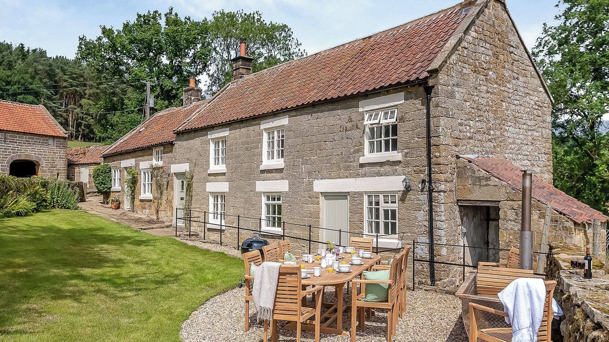 Easterside Cottage | 5 bedroom accommodation in Helmsley