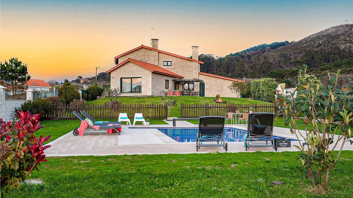 Serans House | 5 bedroom accommodation in A Coruña