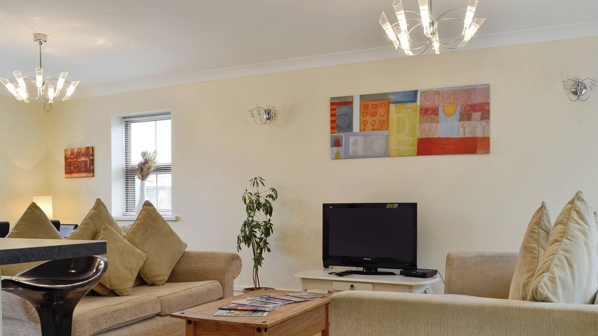 Aberdare Cottage | 5 bedroom accommodation in Penderyn, near Merthyr Tidfil