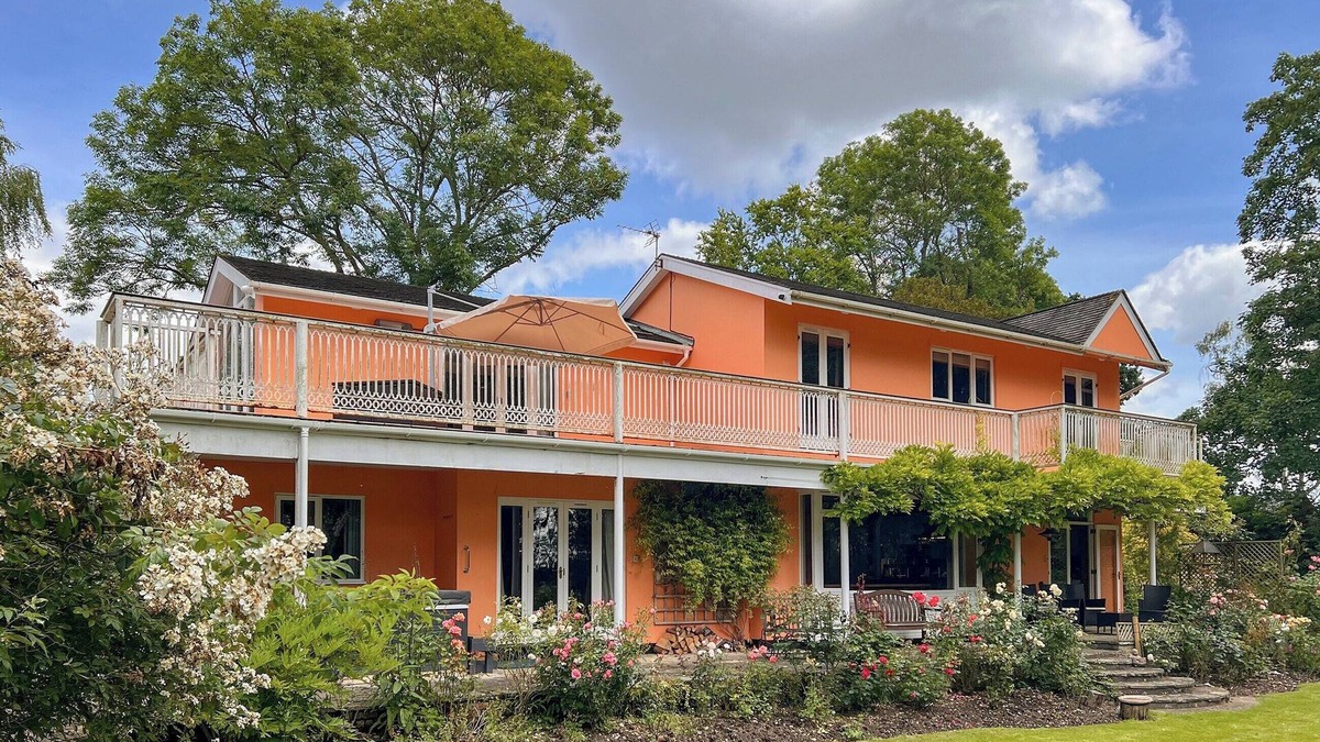 Geldeston Cottage | 5 bedroom accommodation in Geldeston, near Beccles