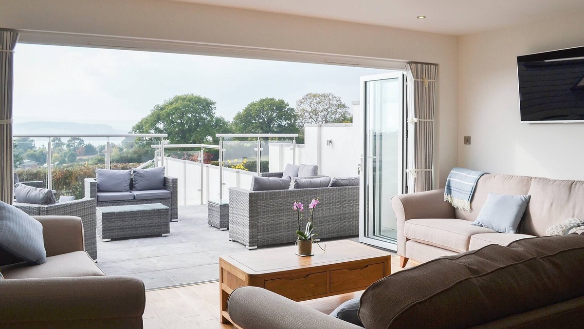 Exmouth Cottage | 5 bedroom accommodation in Exmouth