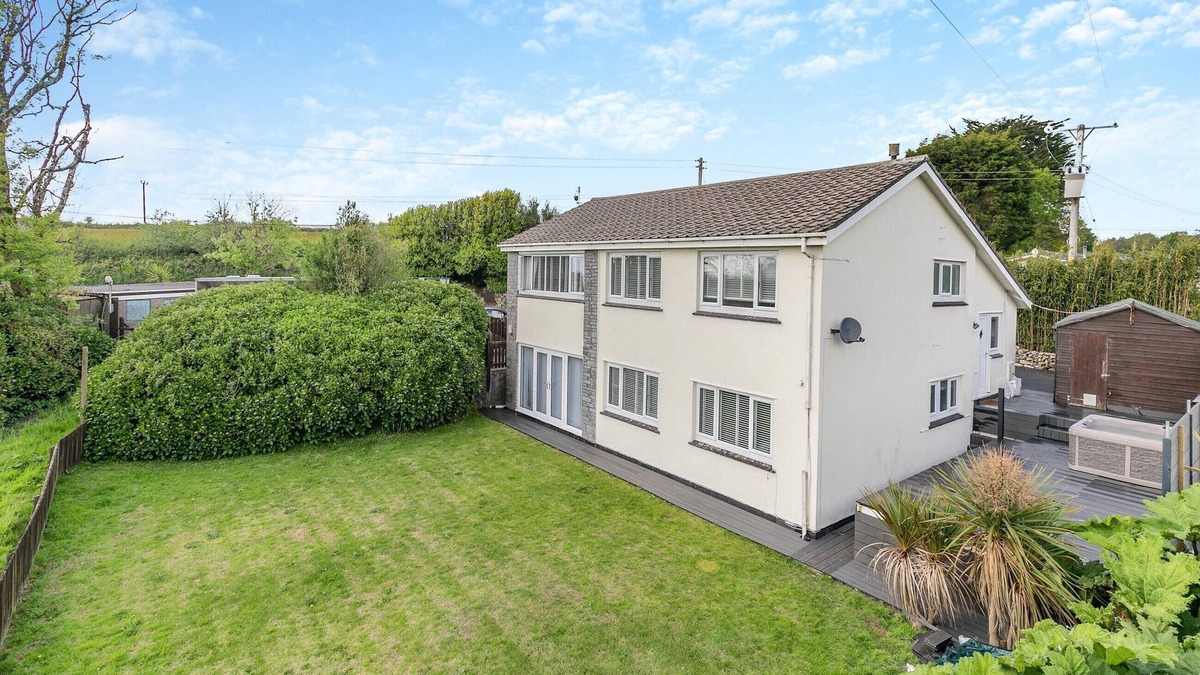 Mabe Cottage | 5 bedroom accommodation in Helston