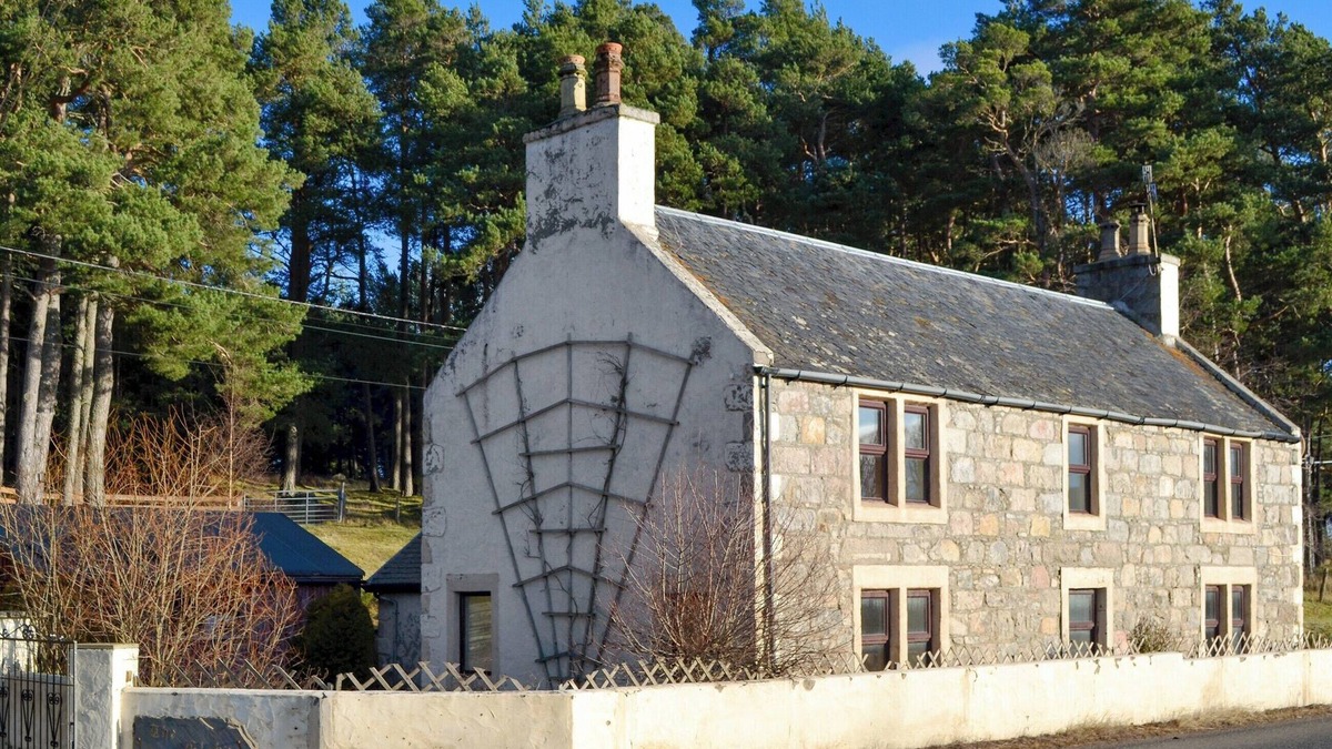 Woodend Cottage | 5 bedroom accommodation in Duthil, near Aviemore