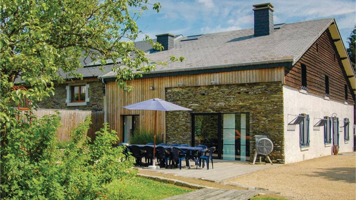 Nadrin House | 5 bedroom accommodation in Nadrin