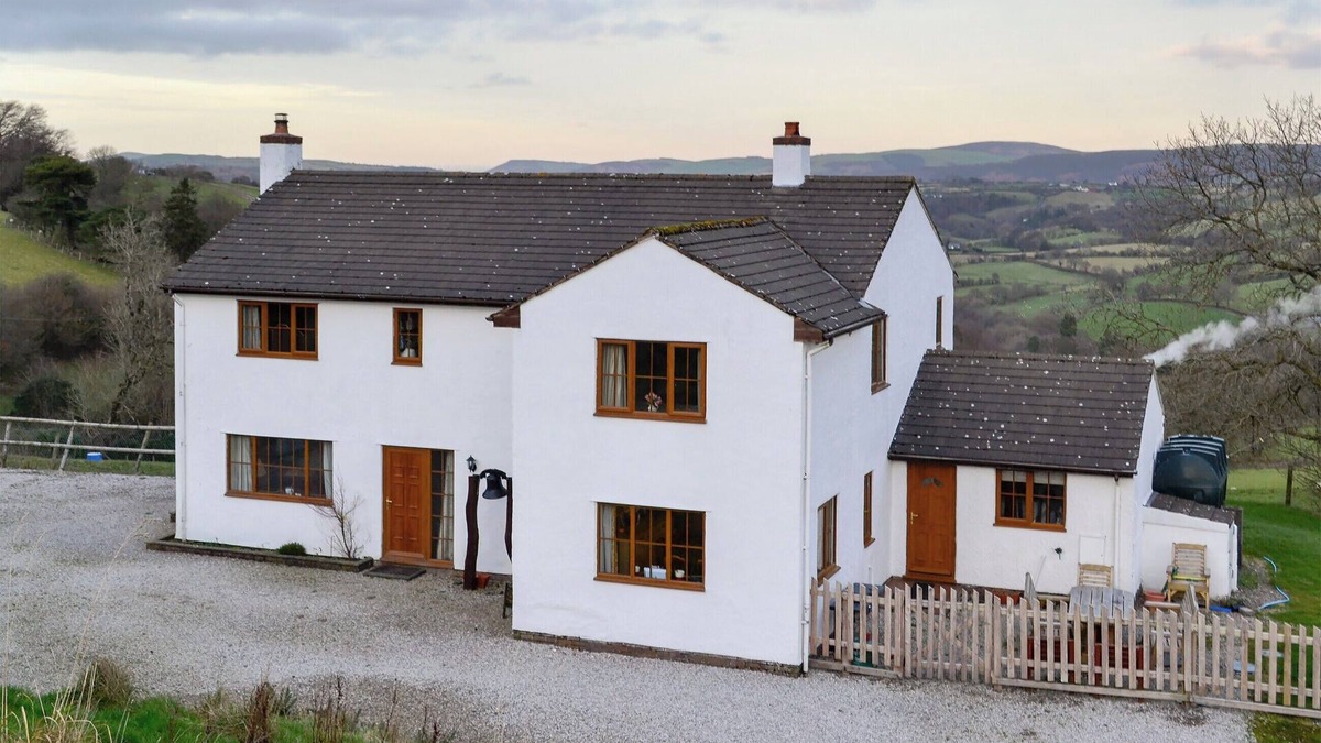 Denbigh Cottage | 5 bedroom accommodation in Llansannan, near Betws-y-Coed