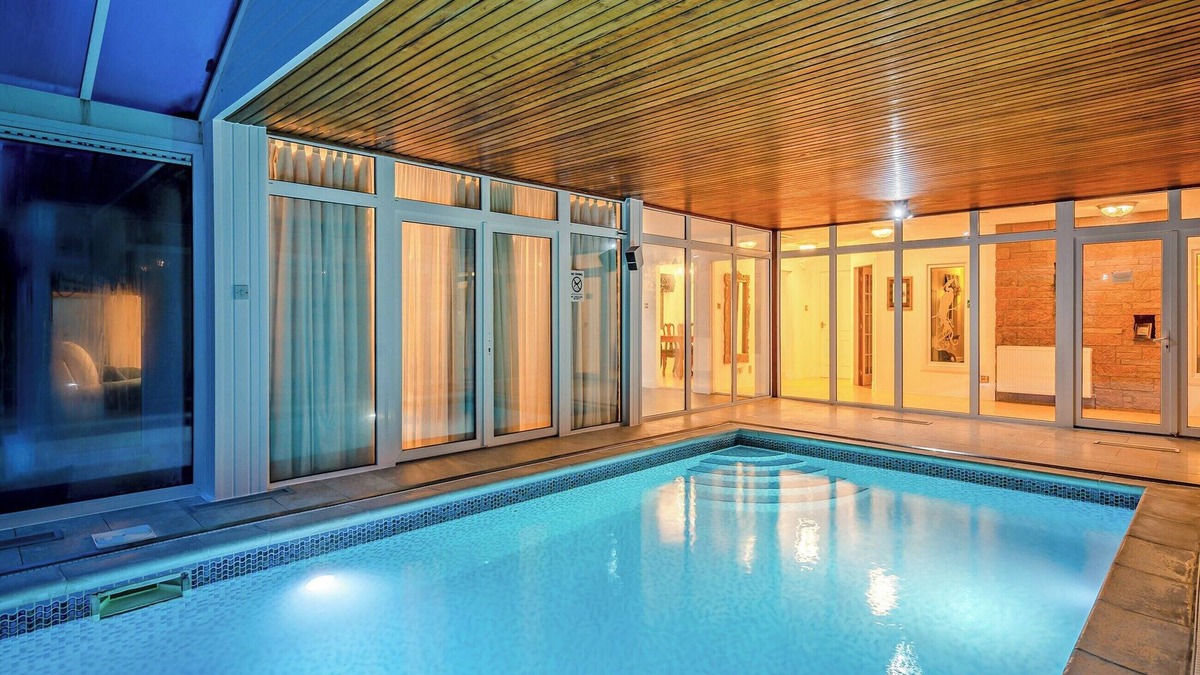 Powmill Cottage | 5 bedroom accommodation in Powmill, near Dollar