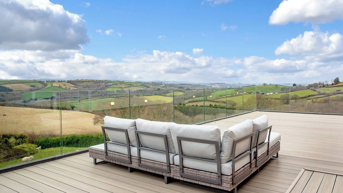 Newton Saint Cyres Cottage | 5 bedroom accommodation in Exeter