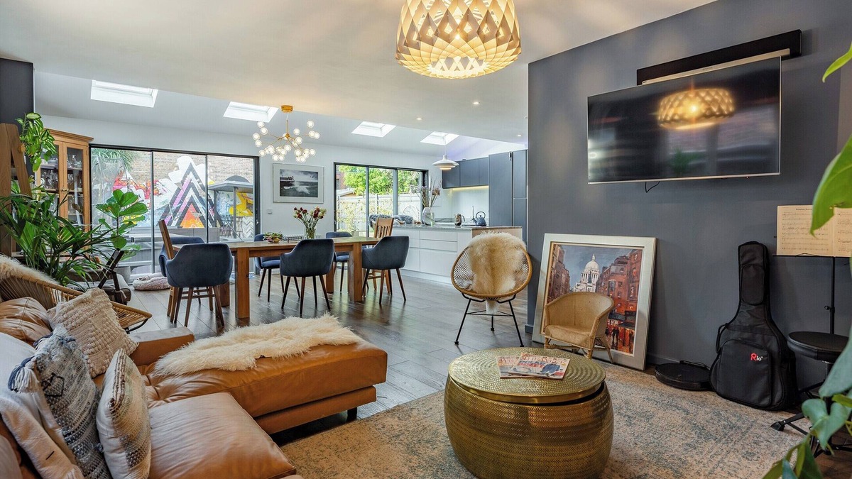 Hove Cottage | 5 bedroom accommodation in Hove