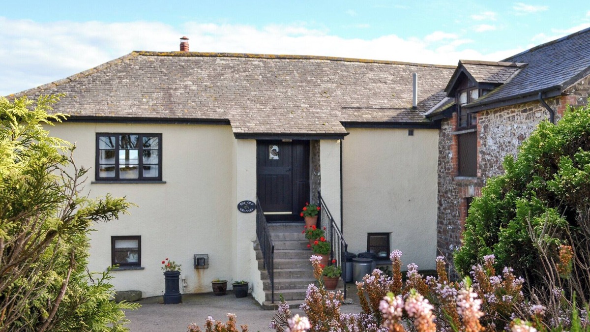 Bude Cottage | 5 bedroom accommodation in Launcells, near Bude