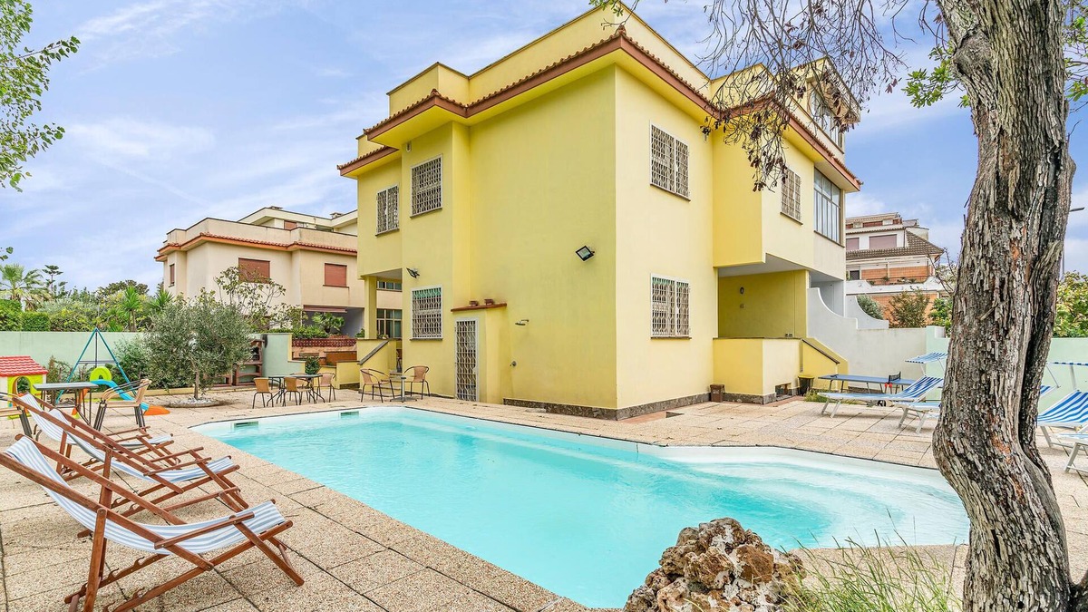 Campo Ascolano House | 5 bedroom amazing home in Torvaianica