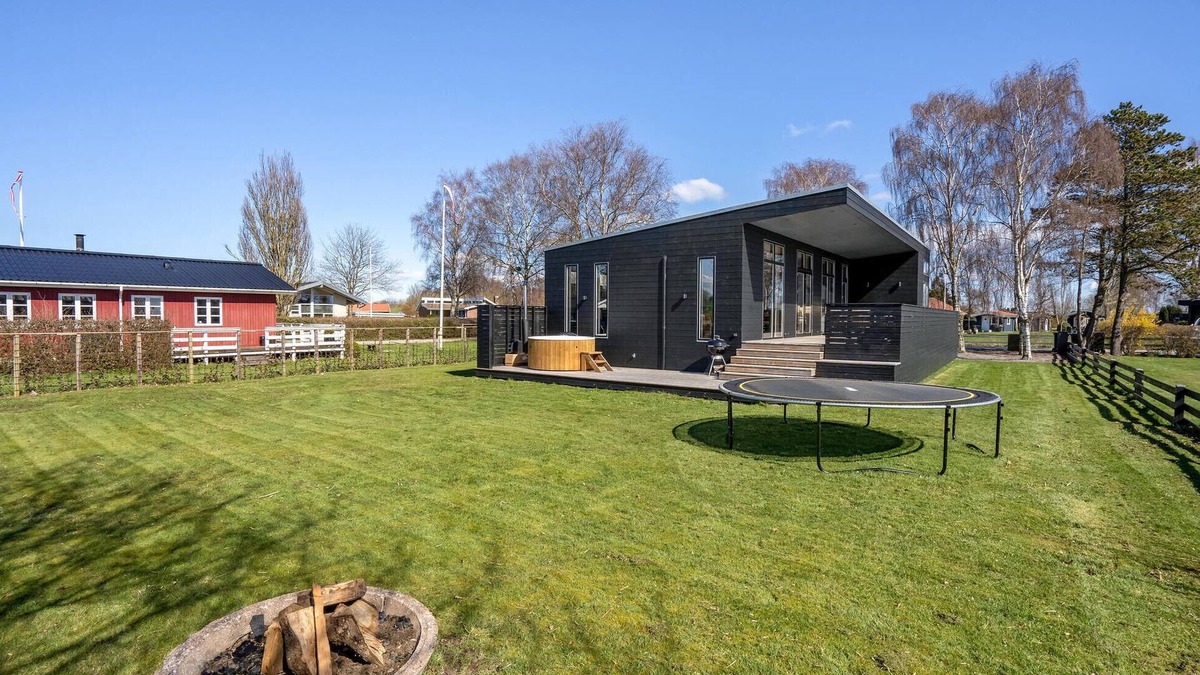 Hejsager Strand House | 5 bedroom amazing home in Haderslev