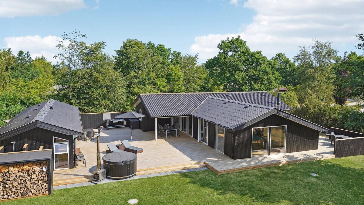 Fjellerup Strand House | 5 bedroom amazing home in Glesborg