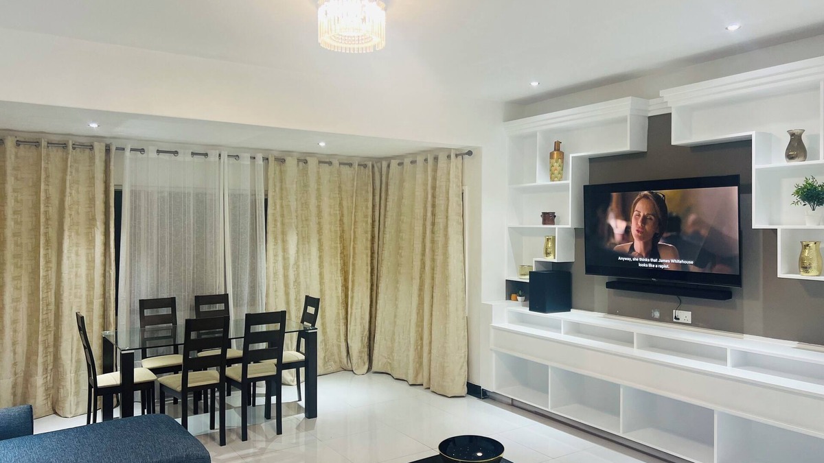 Livingstone Apartment | 5-bedroom Apartment in enchanting Livingstone with AC, WiFi & Swimming Pool