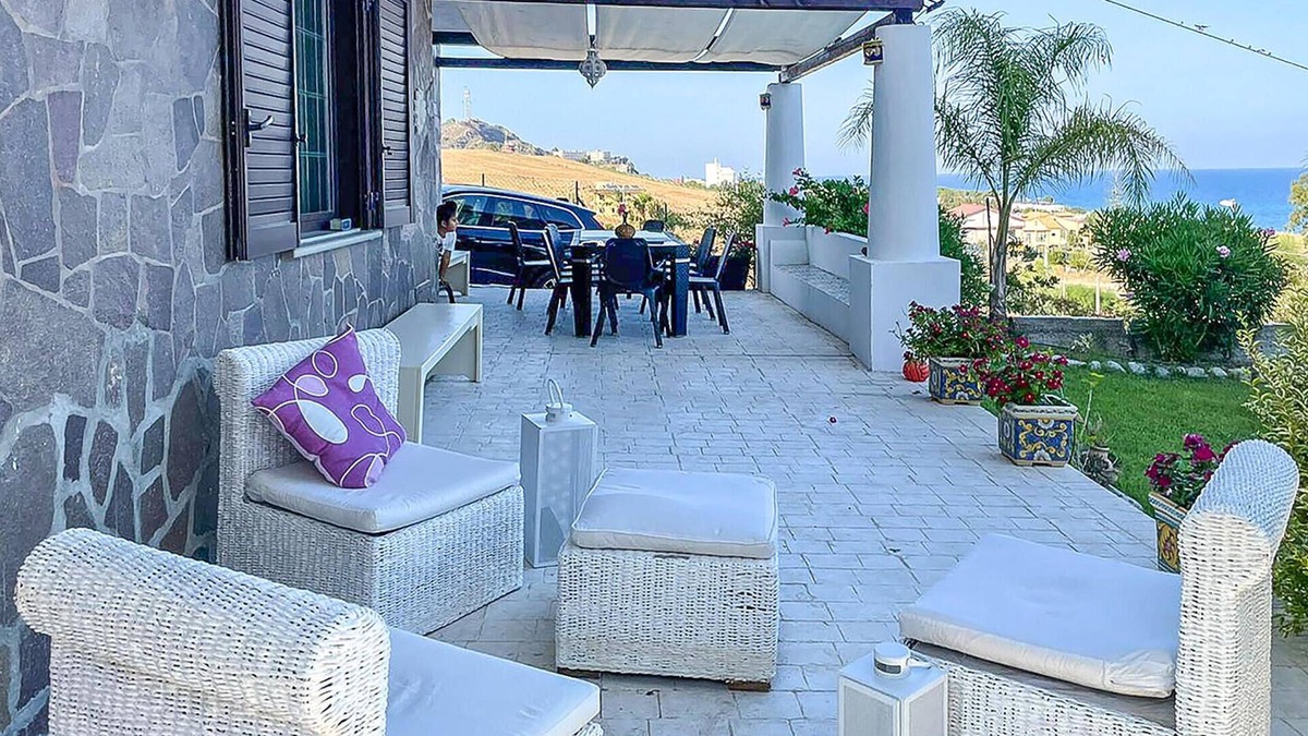 Brancaleone Marina House | 5 bedroom awesome home in Brancaleone