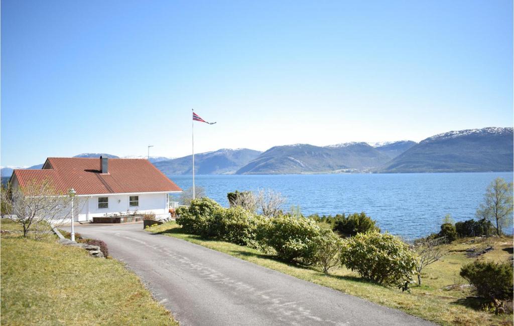 Brekke House | 5 Bedroom Beach Front Home In Lavik