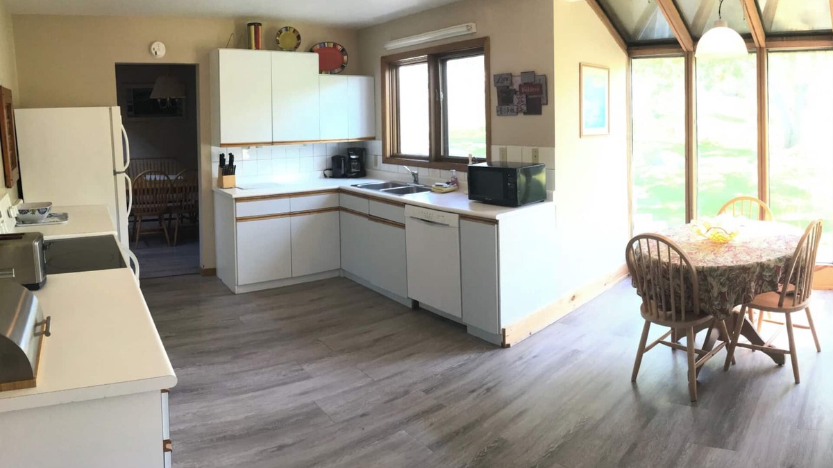 Honey Harbour Cottage | 5 Bedroom Cottage on Georgian Bay - The Victoria