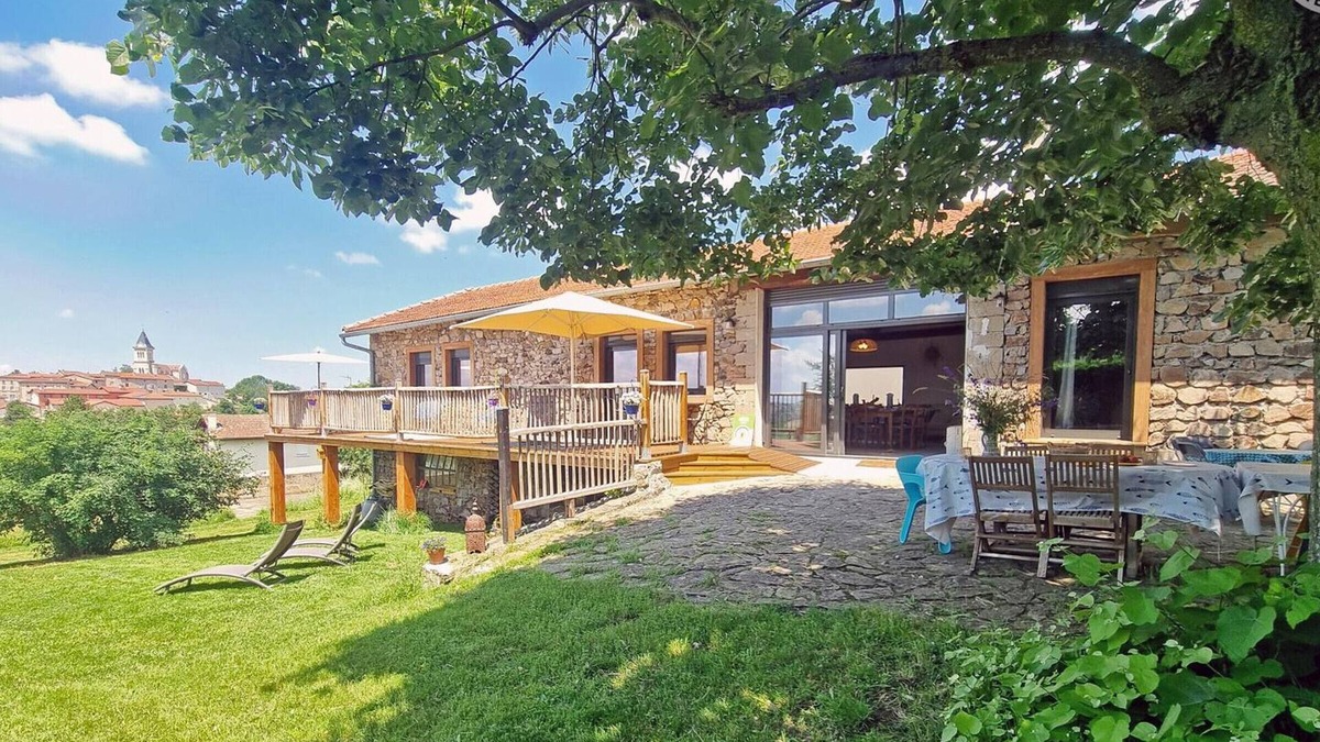 Virigneux Cottage | 5-bedroom cottage with garden, terraces, and pets allowed