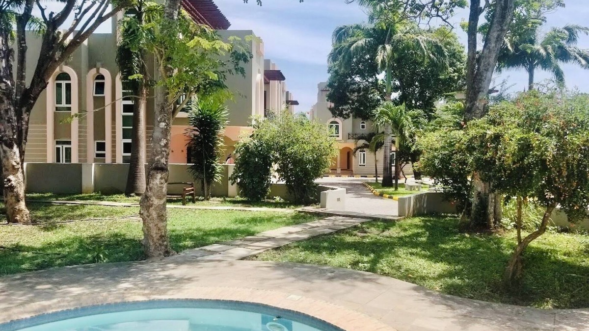 Nyali Villa | 5 Bedroom Ensuite Villa Nyali w/Pool, A/C, WIFI, Garden, 24/7 Security & Parking