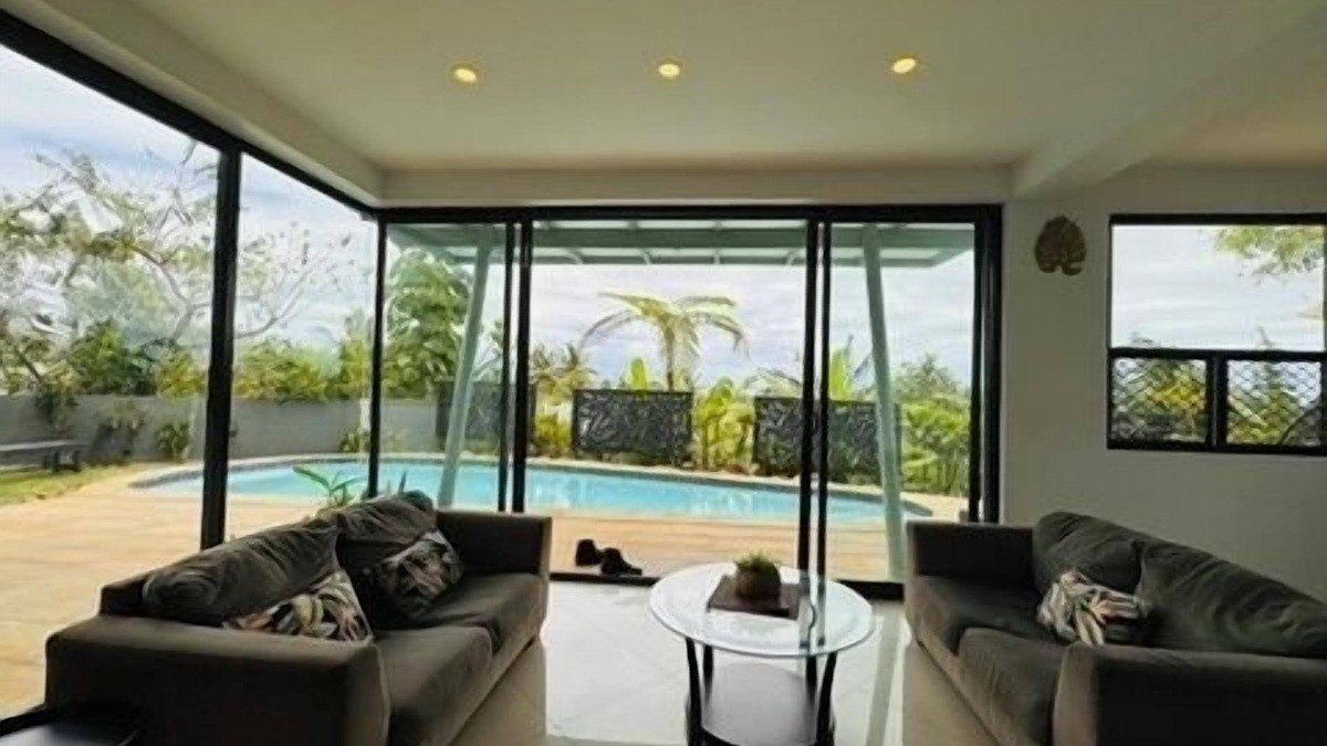 Suva House | 5 bedroom Family Home with great views