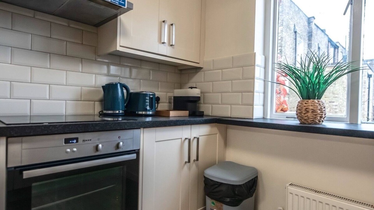 Cantelowes Apartment | 5 Bedroom Flat