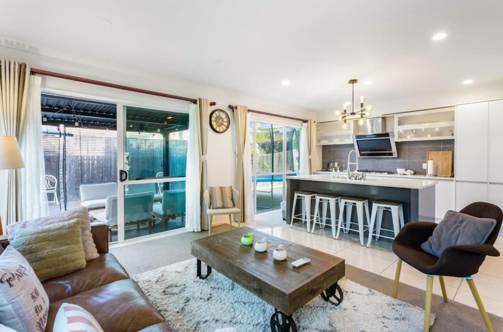 Sandringham House | 5-Bedroom Gem - Parking - Sandringham-Mount Eden