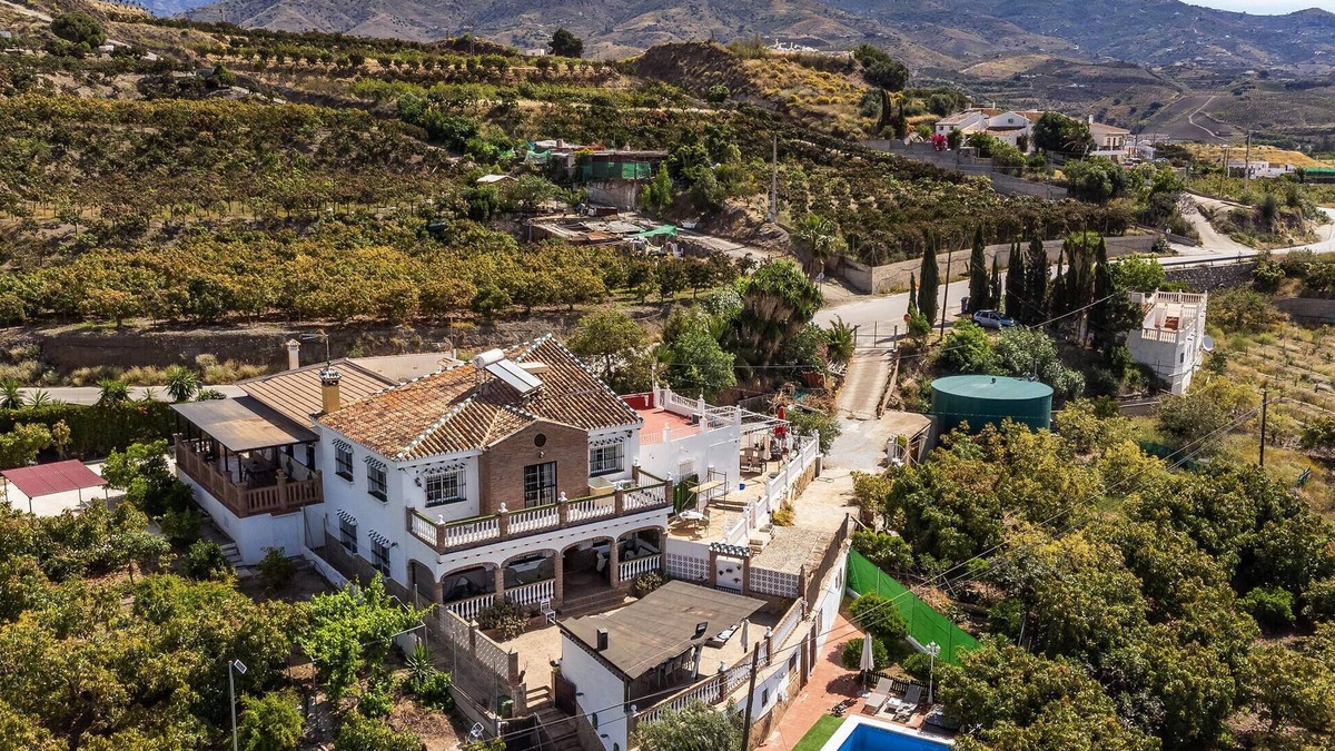 Rio Velez House | 5 bedroom gorgeous home in Trapiche