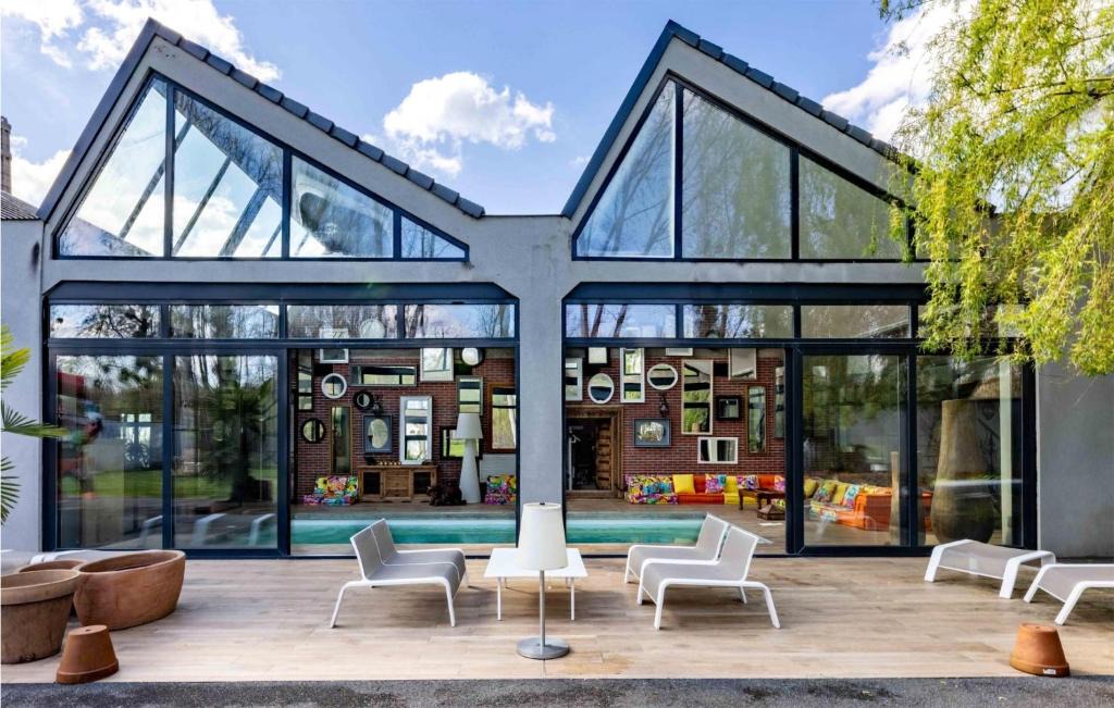 Seine-et-Marne House | 5 Bedroom Gorgeous Home In Breuillet