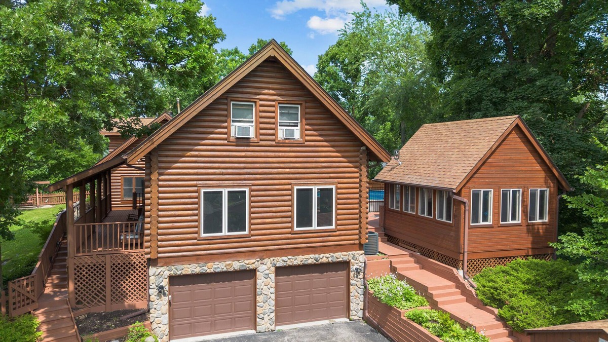 Powers Lake House | 5-bedroom house w/Heated Pool, Hot Tub & Game Room