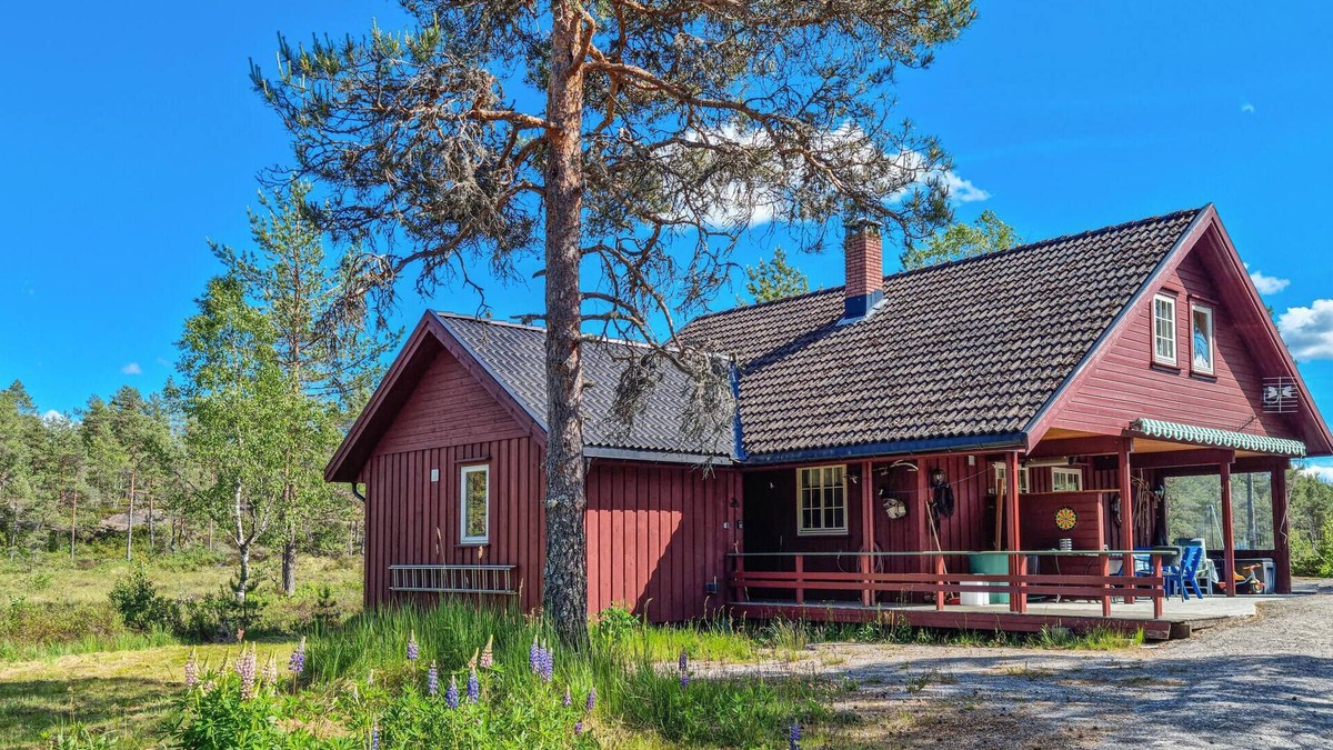 Evje House | 5 bedroom lake front home in Hornnes