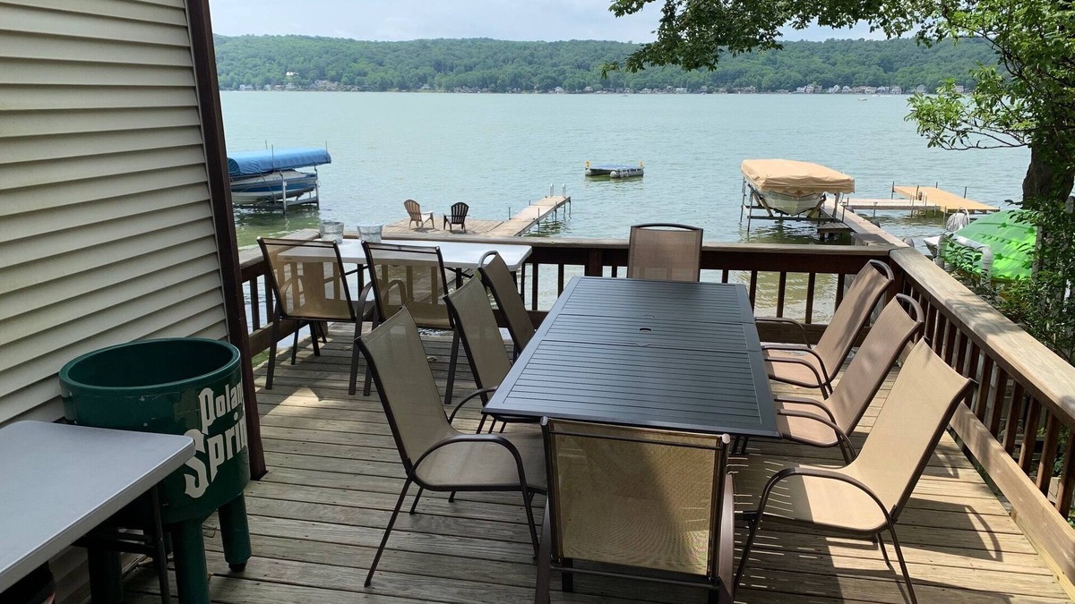 Conesus House | 5 Bedroom Lake House Sleeps 10
