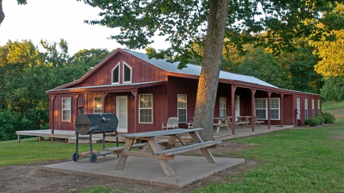 Mountainburg Cabin | 5-bedroom lodge near Ozark National Forest and Lake Fort Smith state park.