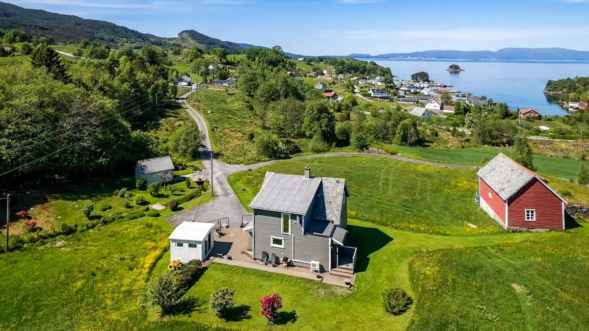 Bjoa House | 5 bedroom lovely home in Bjoa