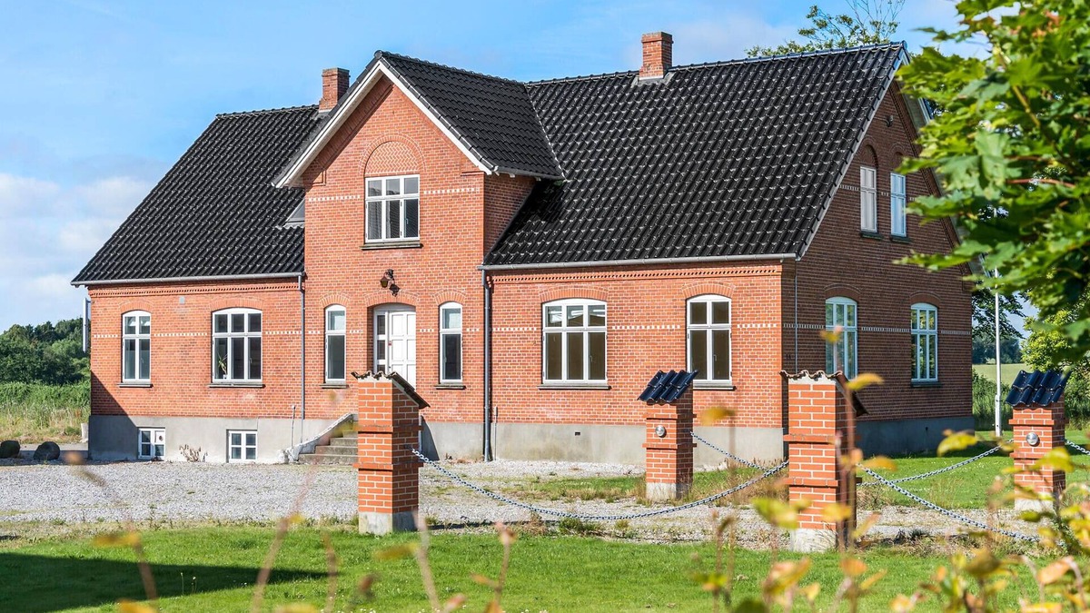 Nyborg House | 5 bedroom nice home in Nyborg